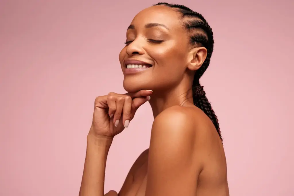 A woman is happy after PlaDuopro treatment